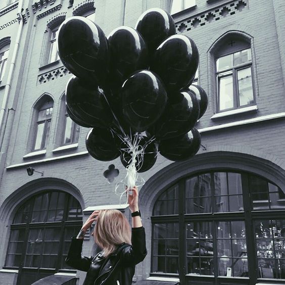 Foto Profil WA Keren Foto Monochrome